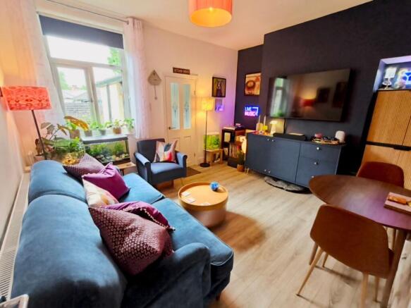 3 bed Town House for sale Image 3