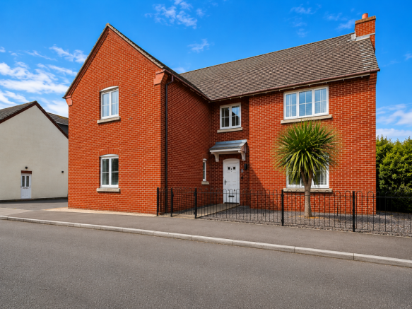 5-bed detached on Ashmore Avenue, Angmering, West Sussex, BN16, £685,000