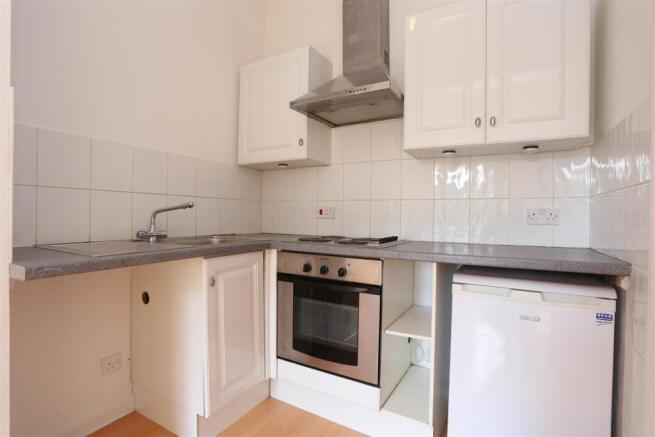 6, 10 buckingham place kitchen.jpg