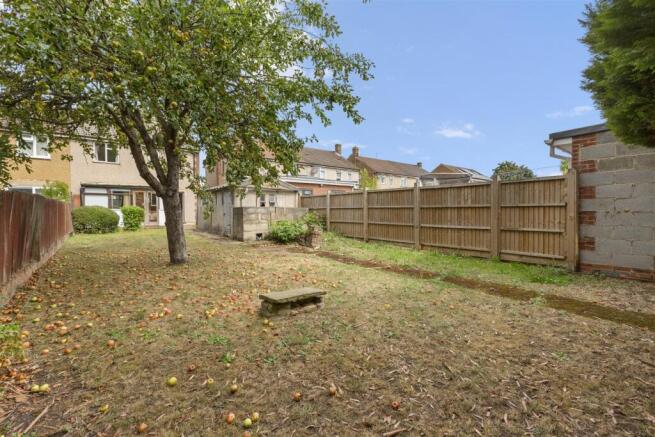 Kingshill Avenue, Hayes photo 4