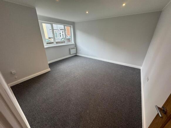 WhatsApp Image 2025-12-09 at 18.13.25 (1).jpeg