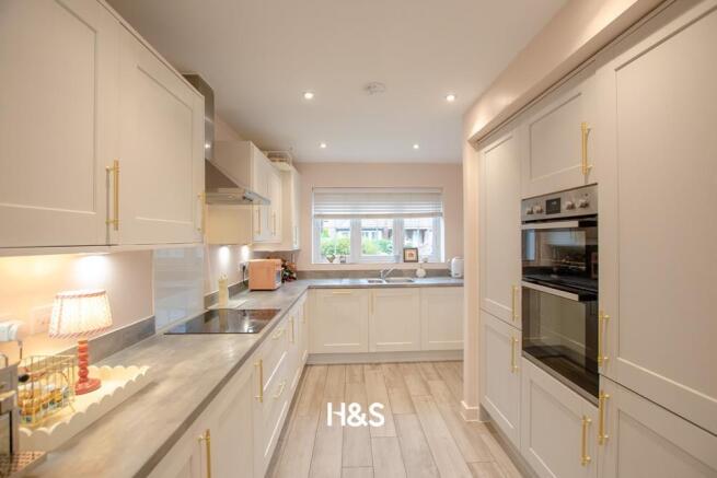 7 Acer Drive - Kitchen.jpg