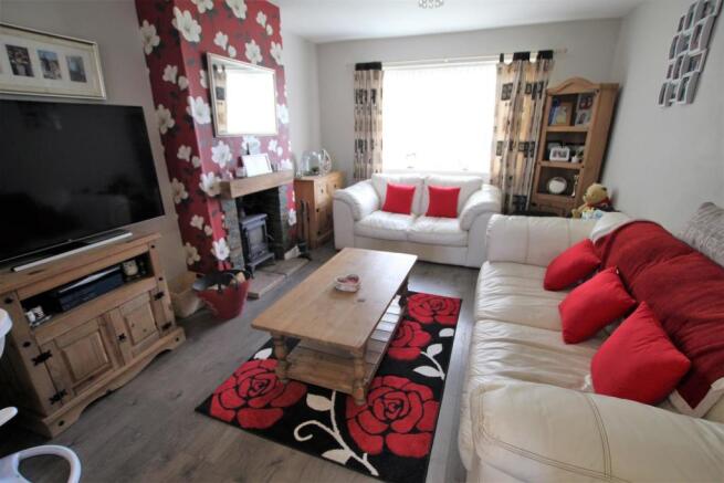 LIVING ROOM AREA