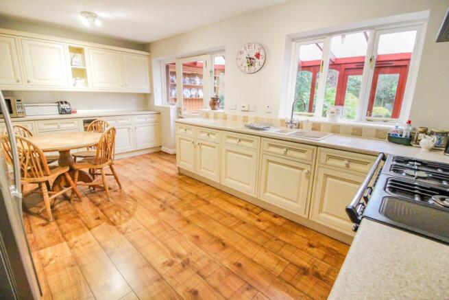 Kitchen/Breakfast