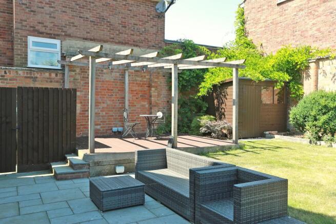 ENTERTAINING SPACE