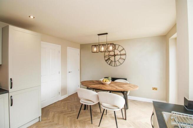 3 bed Terraced for sale Image 4