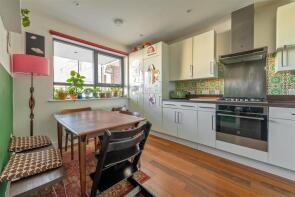 34, 22d Headbourne House, Sutherland Road, London E17 6FA