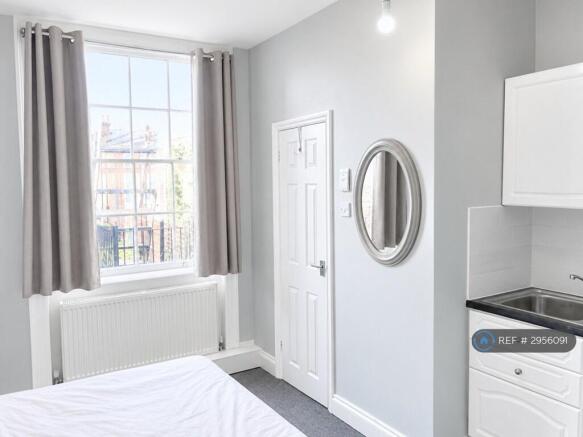 Studio Own Bathroom & Kitchen