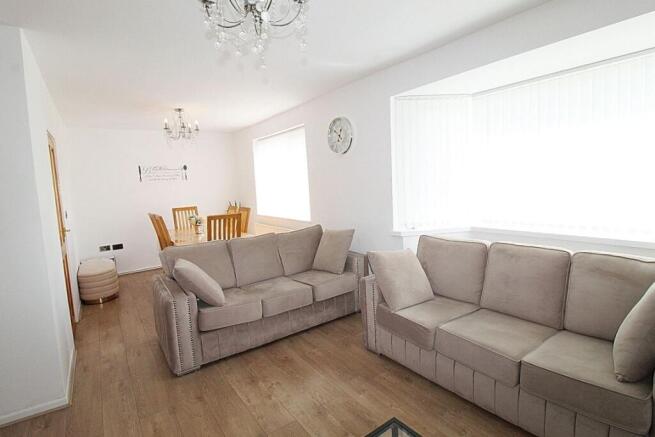 3 bed Semi-Detached for sale Image 4
