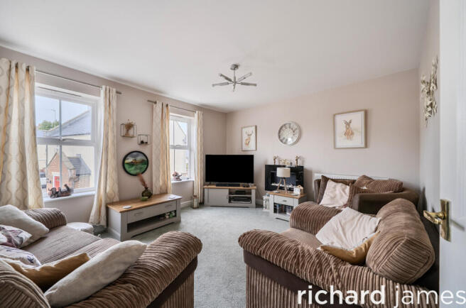 Dowland Close, Redhouse, Swindon, SN25 photo 4