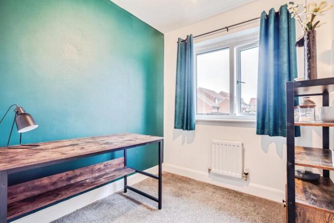 3 bed Semi-Detached for sale Image 9