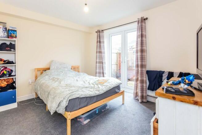 2 bed Flat for sale Image 6