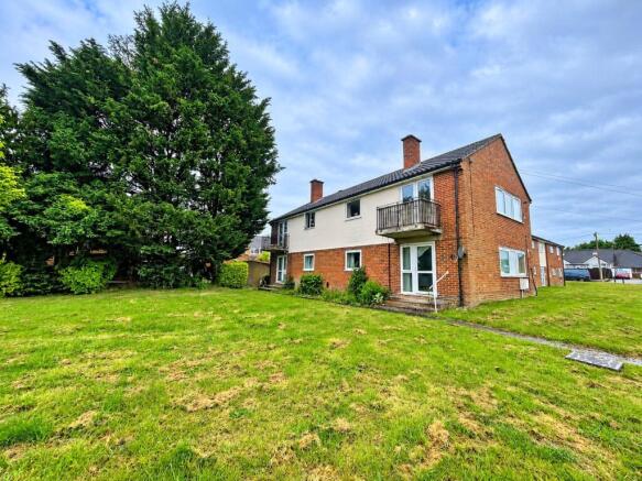 1-bed flat on Chester Road, Ash, Surrey, GU12, £195,000