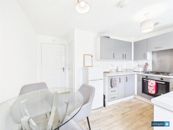 2 bed Semi-Detached for sale Image 4