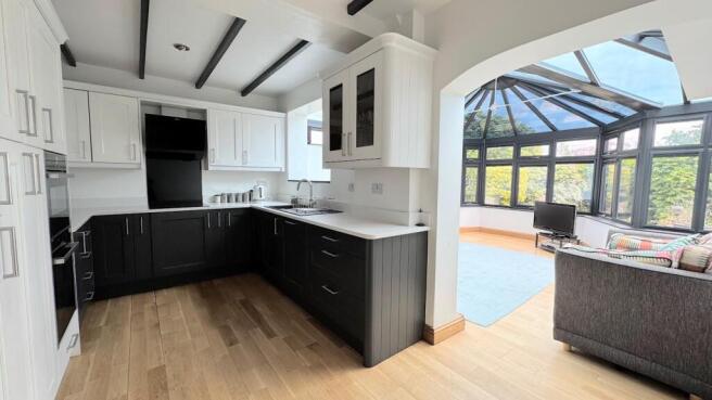 LIVING KITCHEN