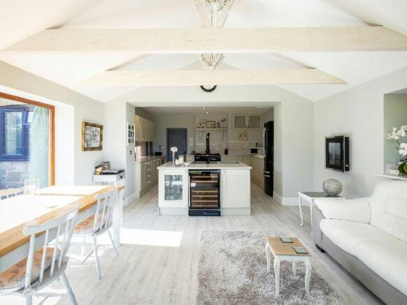 Open Plan Kitchen/Li