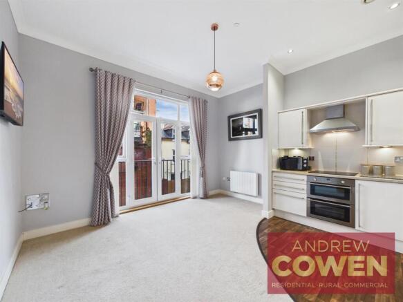2 bed Flat for sale Image 2