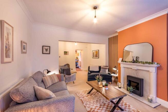 Lounge / Dining Room