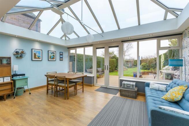 Living/Dining Area