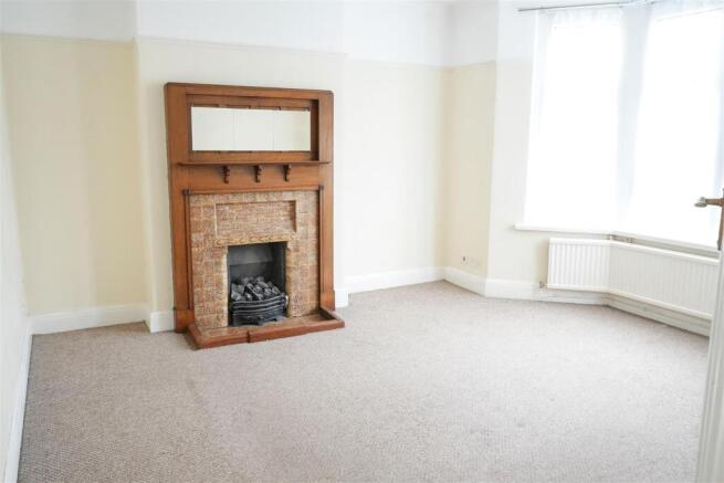 Heathwood Grove, Heath, Cardiff, CF14 3RD photo 4