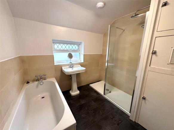 3 bed Detached to rent Image 11