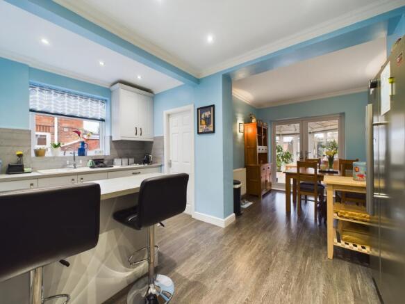 Kitchen/Dining Area