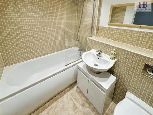 2 bed Apartment to rent Image 10