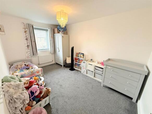 4 bed Town House for sale Image 7