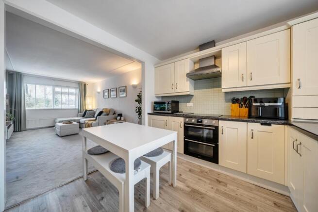 Kitchen - Flat 11 3 Eastview Sale - EweMove Estate