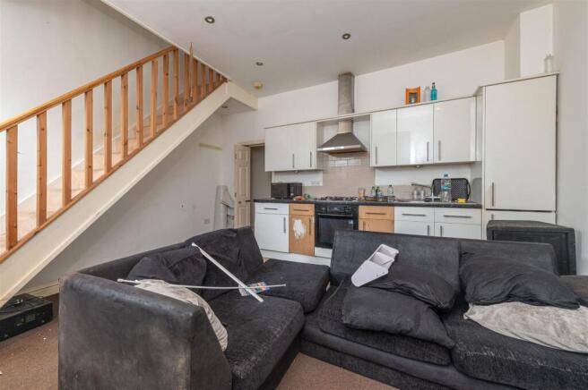 Lounge/Kitchen