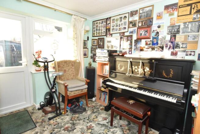Photo 9