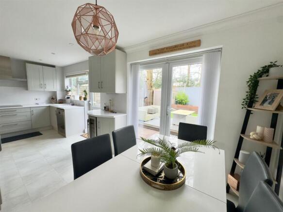 Kitchen / Dining Room