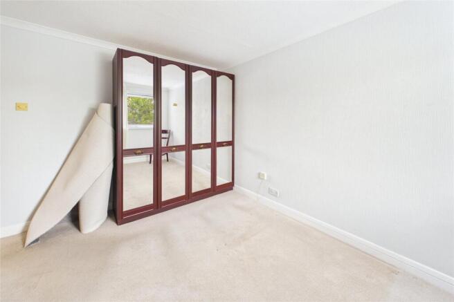2 bed Flat for sale Image 7