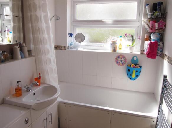 BATHROOM AND W/C:
