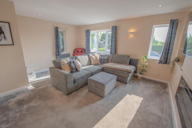 3 bed Semi-Detached for sale Image 7
