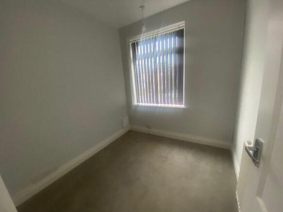 4 bed Semi-Detached to rent Image 12