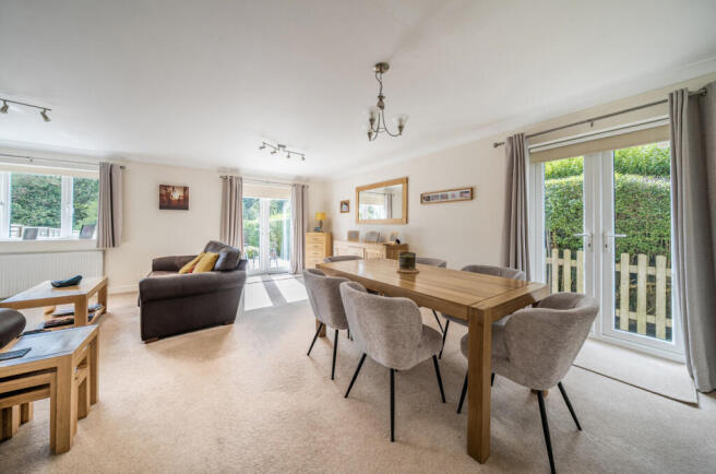 Blackberry Lane, Four Marks, Alton, Hampshire, GU34 photo 3