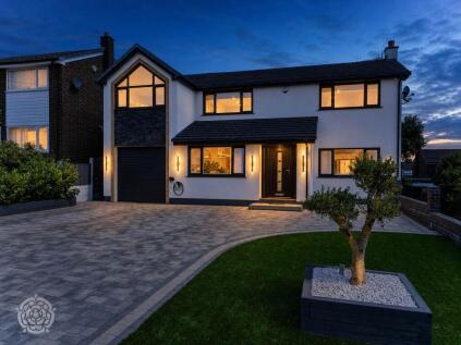 Freckleton Drive, Bury, BL8