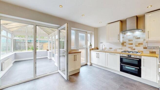 3 bed Detached for sale Image 4