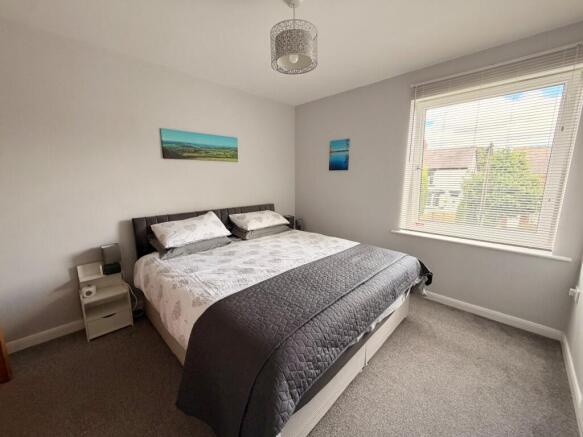 2 bed Flat to rent Image 9