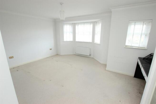 4 bed Detached for sale Image 10