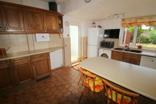 Poulton Avenue, 44, kitchen 3.JPG