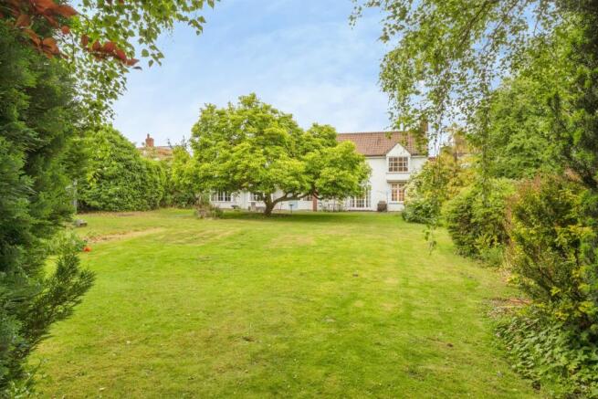 5 bed Cottage for sale Image 9