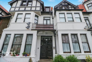 Flat 8, Winton Hall, Westcliff Avenue, Westcliff-on-sea SS0 7QT