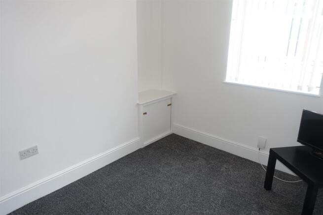3 bed Private Halls to rent Image 5