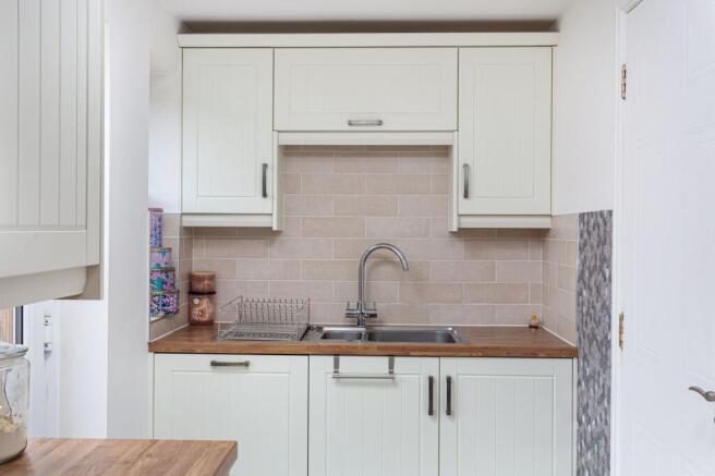 3 bed Semi-Detached for sale Image 7