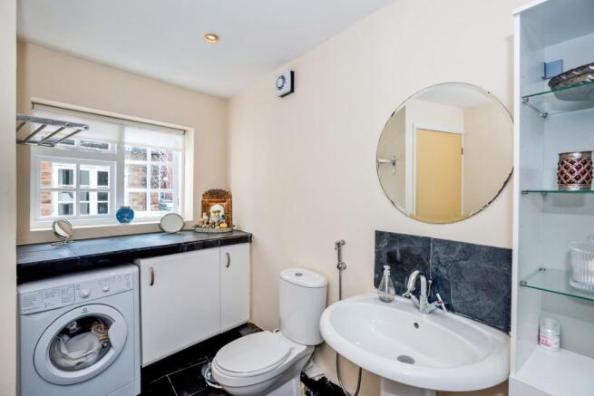 Bathroom/Utility Are