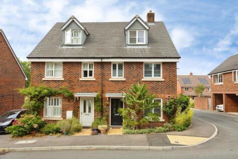 Brickwork Avenue, Liphook, Hampshire, GU30