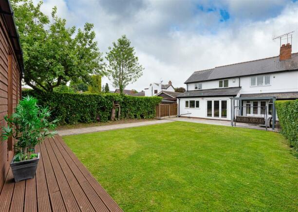 64 Langley Road-Garden1.jpg