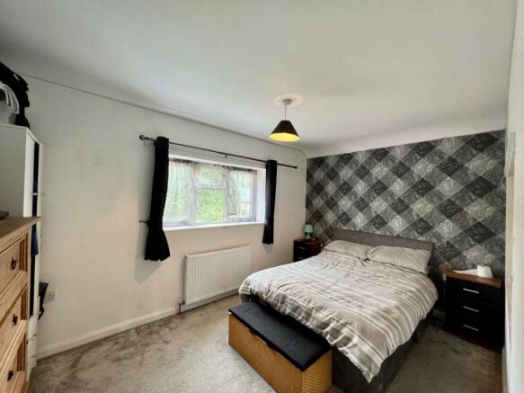 Bed 1.jpg